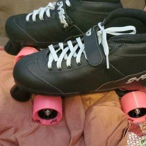 Skates